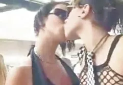 العيب هو أن عداد المفقودين سيكس بالعربي اليد